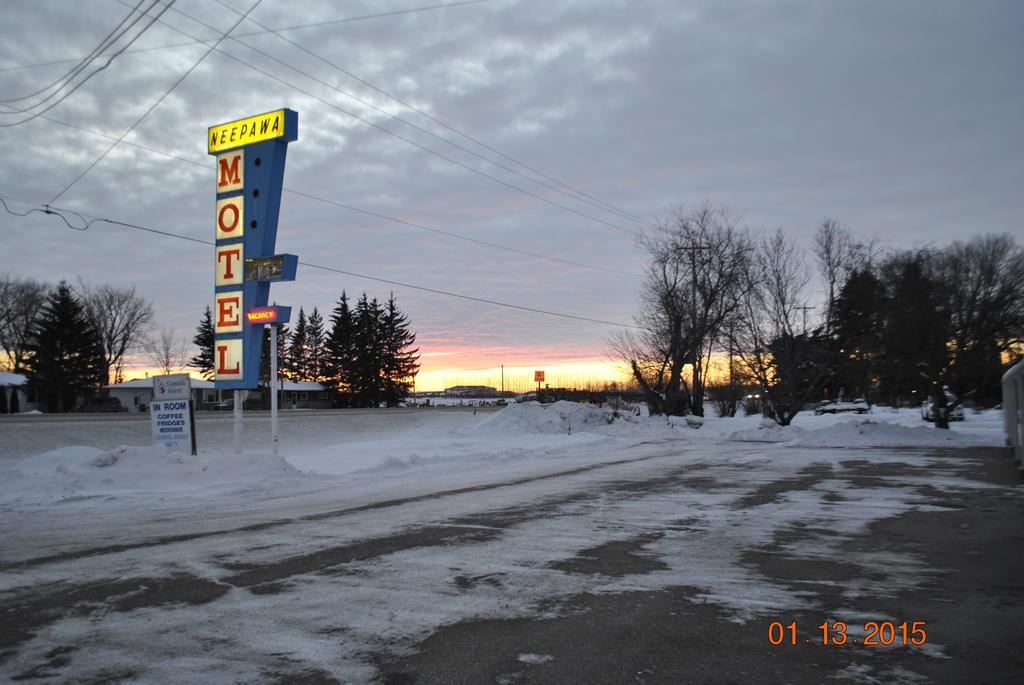 Neepawa Motel Exterior foto